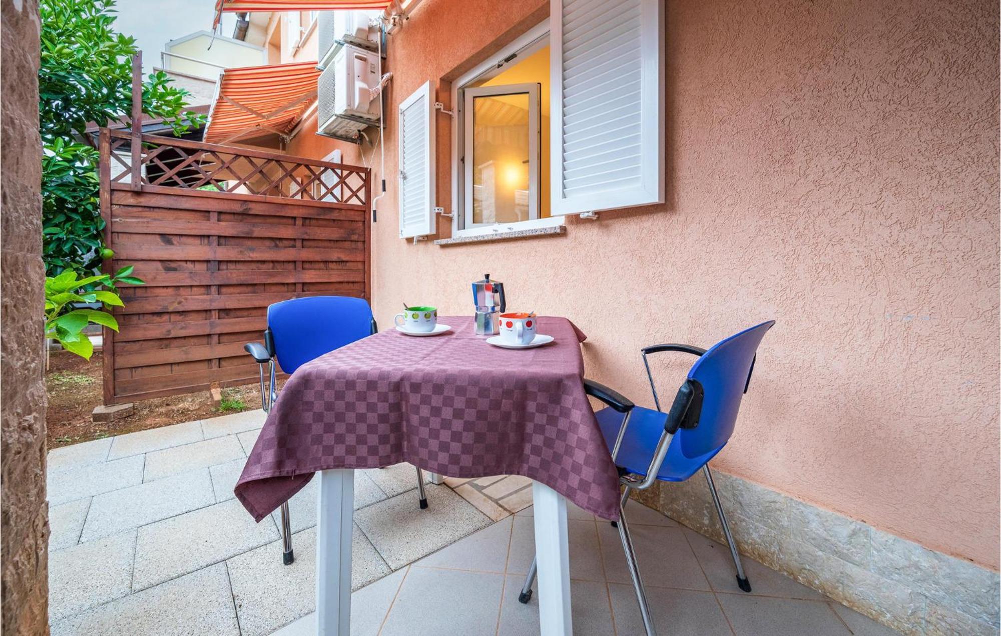 1 Bedroom Gorgeous Apartment In Banjole Exterior foto